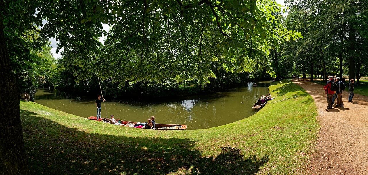 Punting on the River Cherwell in Oxford
